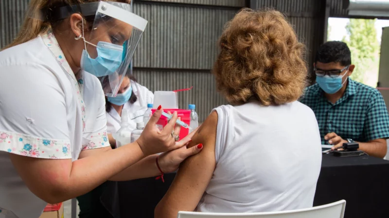 En Mendoza el 9.3% tiene la vacunación con tres dosis